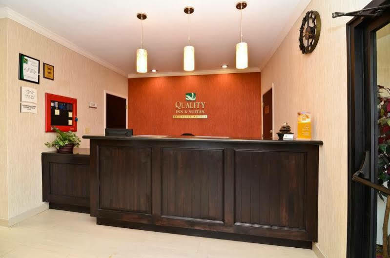 Quality Inn & Suites Μπόμοντ Εξωτερικό φωτογραφία